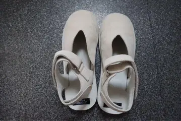 Suicoke 샌들