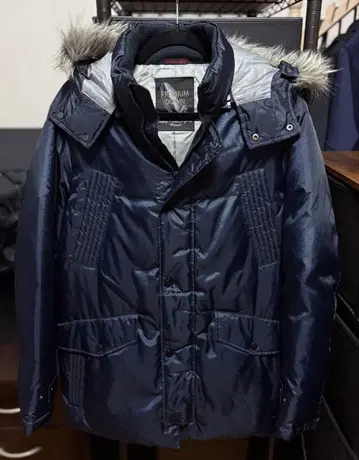 미사용 크리스찬 오라니 다운 자켓 M 네이비