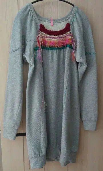 츠모리치사토 맨투맨 원피스