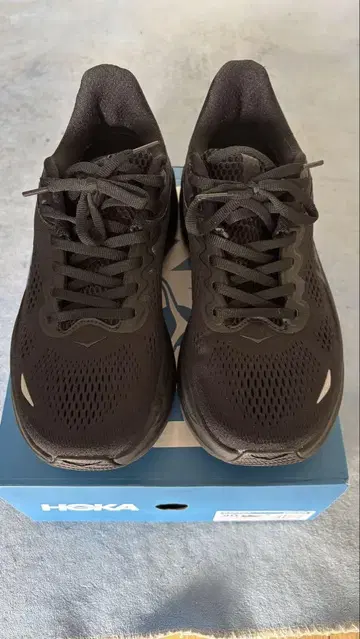 호카 블랙 러닝화 Bondi 9