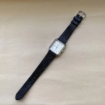 CITIZEN QUARTZ 80401798 손목시계 - 작동 중