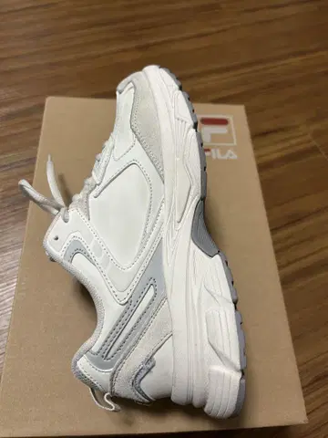 FILA 스니커즈 24.5