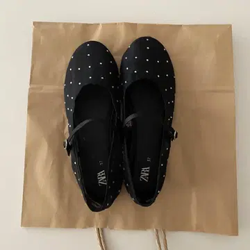 Zara 플랫 메쉬 슈즈 37 사이즈