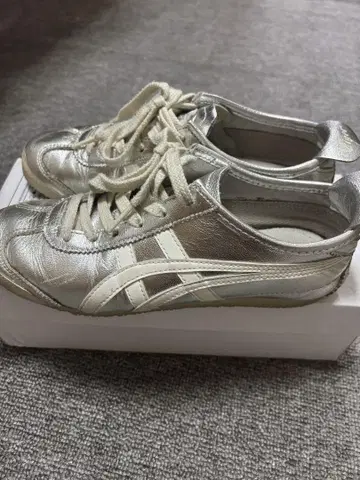 오니츠카타이거 실버 멕시코66