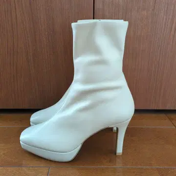 화이트 가죽 부츠 하이힐 사이드 지퍼