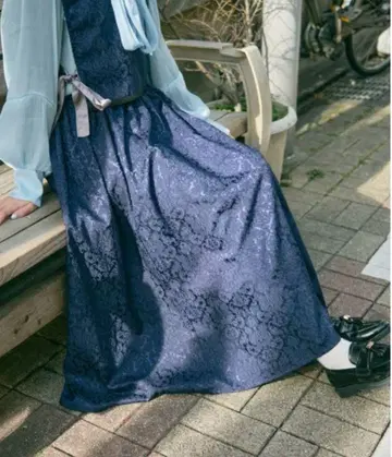 쿠틸과 레트로 벨트 포함 모듬 플레어 스커트 다크 블루 M 사이즈