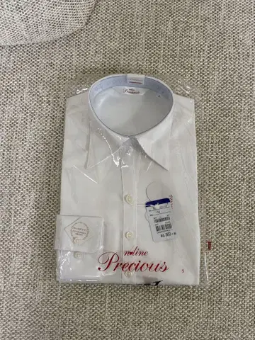 Precious 화이트 긴팔 셔츠 미사용 새상품