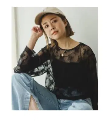 블랙 레이스 블라우스