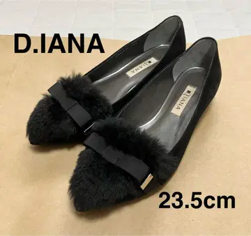 D.IANA 블랙 플랫슈즈 퍼 포함 23.5cm