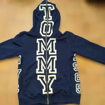 TOMMY 네이비 후드 부착 후드티