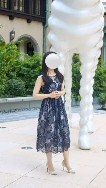 그레이스 콘티넨탈 네이비 레이스 슬리브리스 드레스