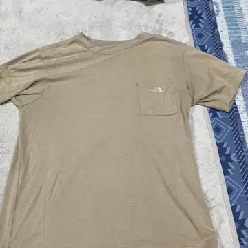 THE NORTH FACE 베이지 T셔츠