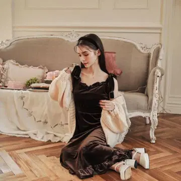 Treat urself 트리트유어셀프 리본 벨로아 앤티크 원피스