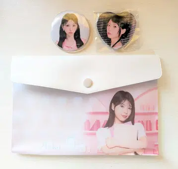 ILLIT 아이릿 모카 GLITTERDAY 스이파라 캔뱃지 파우치