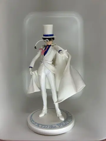 명탐정 코난 괴도 키드 피규어