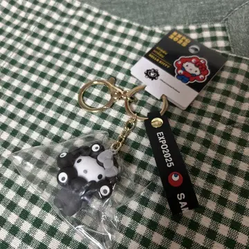 [ 헬로키티 ] 만박 한정판 산리오 블랙 미야쿠미야쿠 변신 키링