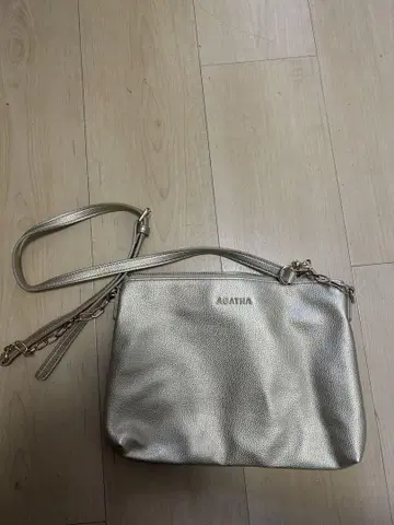 AGATHA 아가타 AGT211-129 체인 사양의 숄더백/골드