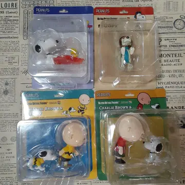 PEANUTS 스누피 피규어 4체 세트