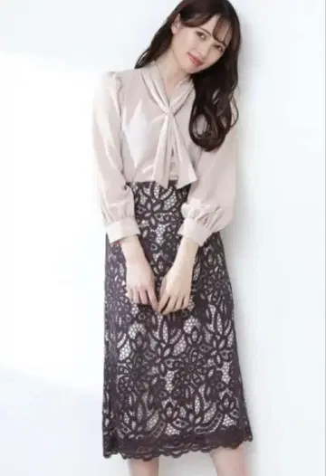 질 바이 질 스튜어트 미인백화 게재 귈피르 레이스 스커트