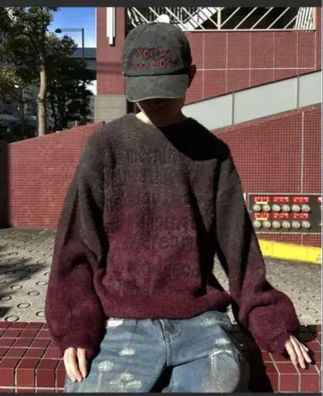 페르슈 그라데이션 샤기 메시지 로고 니트