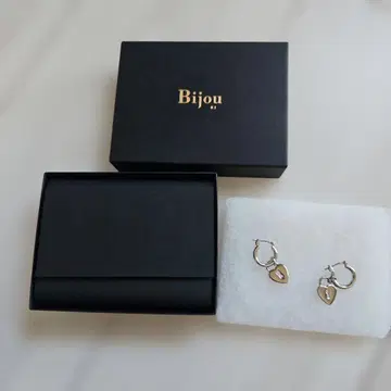 BijouR.I 하트 락 귀걸이