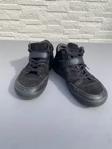 Birkenstock 블랙 하이컷 스니커즈