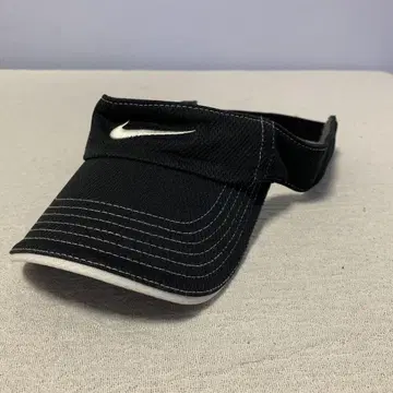NIKE 블랙 골프 선바이저