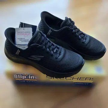 SKECHERS GOwalk 블랙 스니커즈