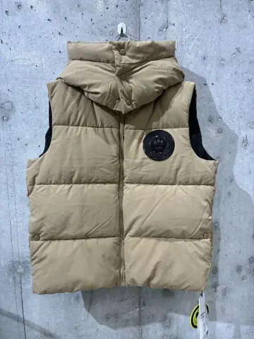 [ 미사용 새상품 ] BARROW 후드 부착 다운 베스트 size 48