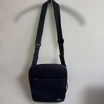 Lacoste 네이비 숄더백