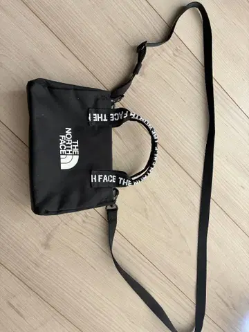 THE NORTH FACE 블랙 숄더백