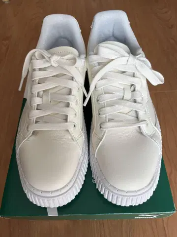 PUMA 플랫폼 스니커즈 화이트