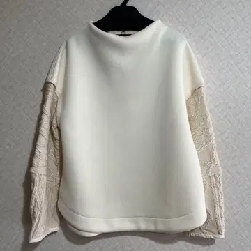 아이보리 긴팔 상의