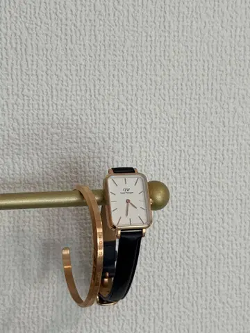 DANIEL WELLINGTON 손목시계와 오픈 뱅글 로고 입 세트