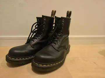 Dr. Martens 블랙 부츠 22.5cm
