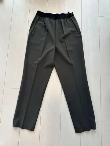 UNITED ARROWS 다크 그레이 슬랙스