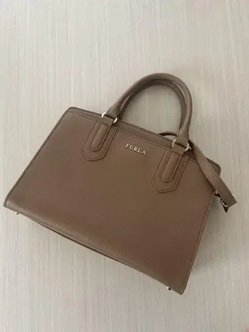 FURLA 브라운 핸드백 숄더 스트랩 포함