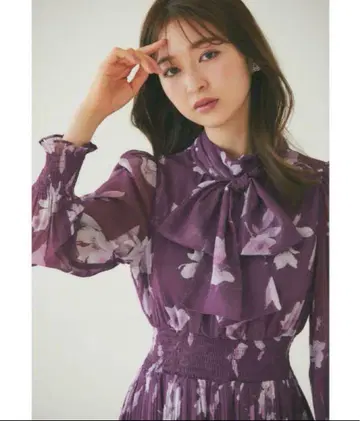 2WAY 보타이 리본 포함 플라워 프린트 셔링 플리츠 원피스 토코