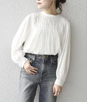 SHIPS [ WEB 한정판 ] 셔링 백 타이 블라우스
