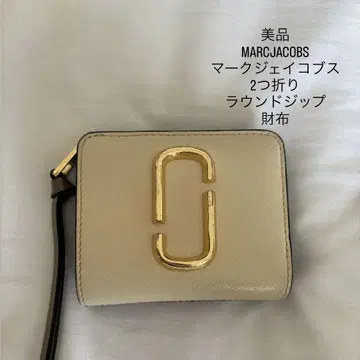 MARC JACOBS 이단 접이식 라운드 지퍼 지갑