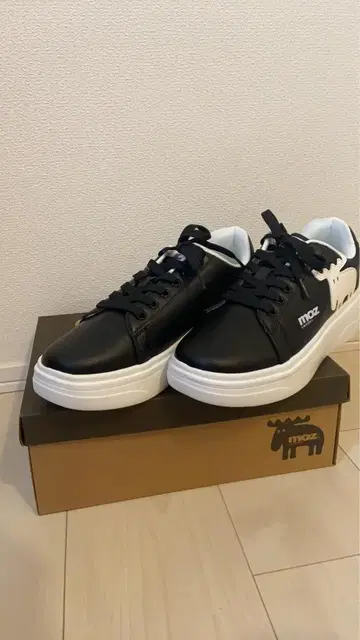 moz (모즈) 블랙 스니커즈 25cm