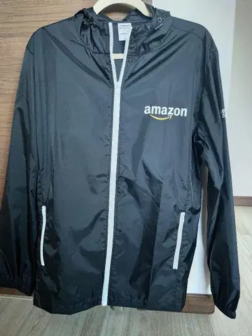 Amazon 로고 프린트 스타 나일론 자켓