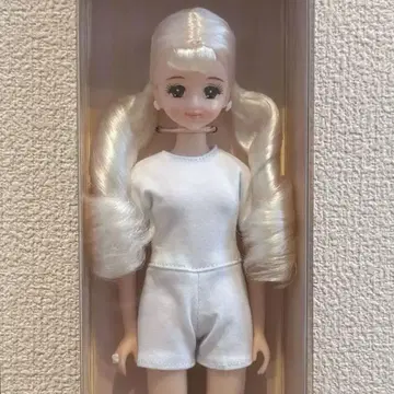 2025년 버스데이 모델 초대 제니