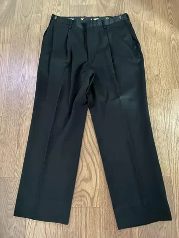 MCM 블랙 팬츠