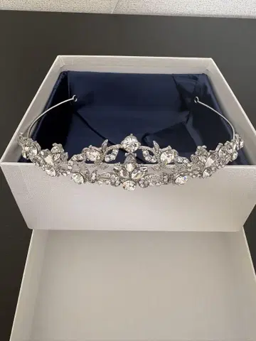[ Love Tiara. ] 실버 크리스탈 티아라