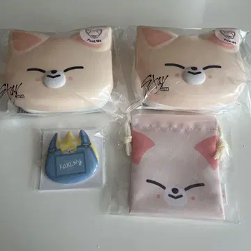 skzoo mini box FoxINy 2개 복조리 명찰 배지 세트
