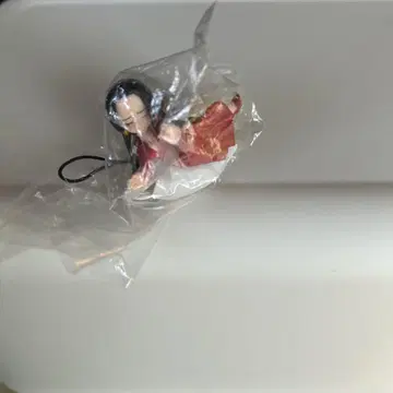 네거티브 스트랩 원피스