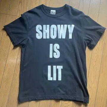 showy is lit 티셔츠