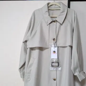 베이지 트렌치코트 미디 기장
