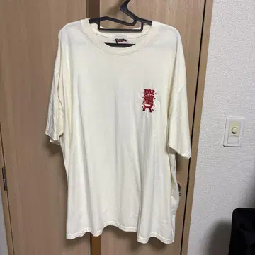 새상품 프릭스스토어 혹성X 백 프린트 TEE tempalay